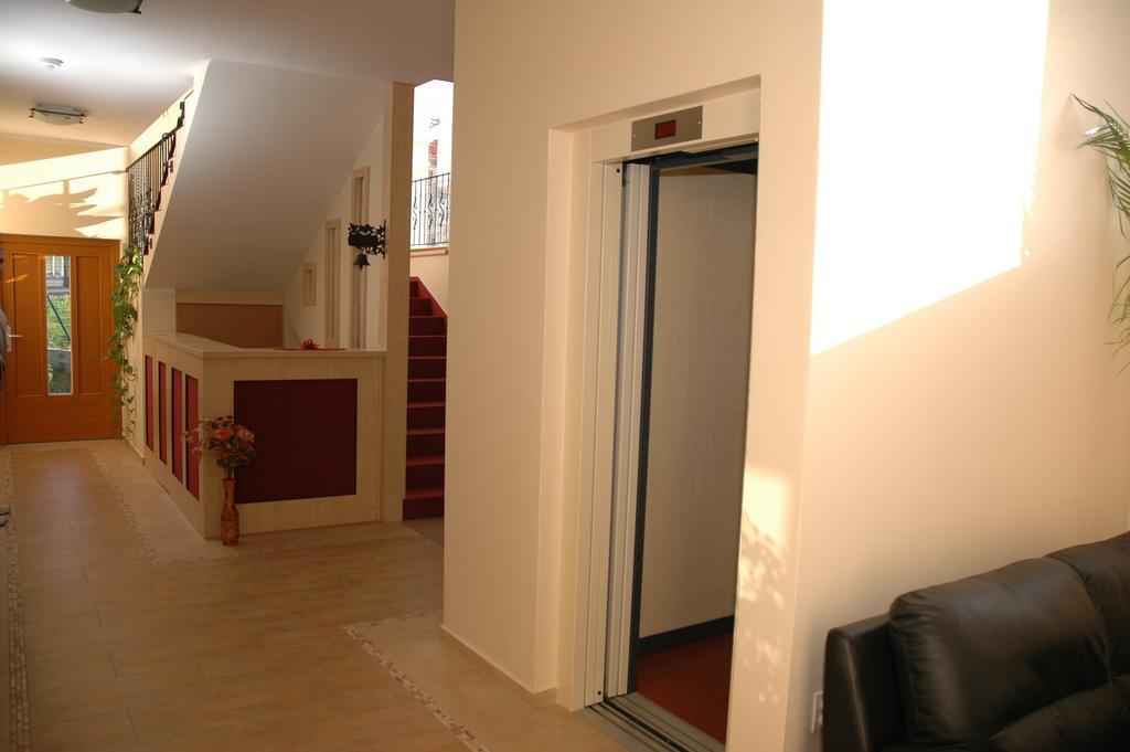 Hotel & Restaurant Signal Pardubice Dış mekan fotoğraf